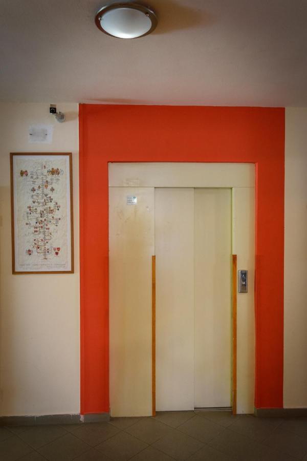 Erika Apartman ชาร์วาร์ ภายนอก รูปภาพ